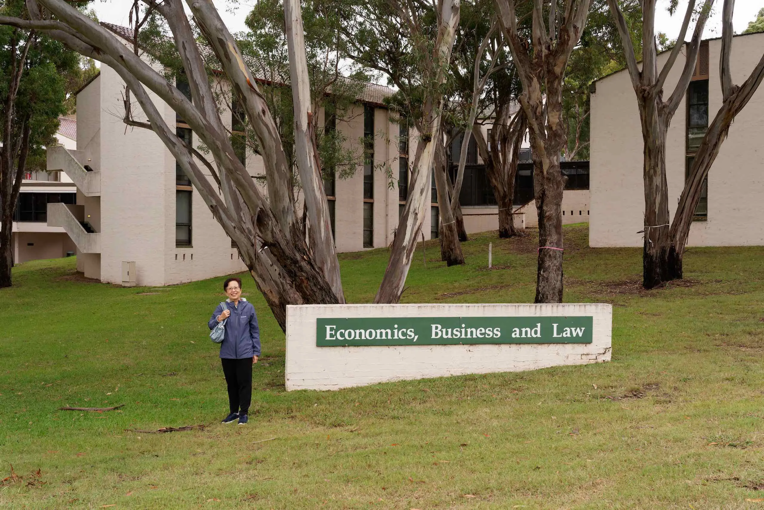 UNE Business School