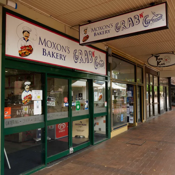 Moxon's Bakery