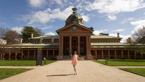 Bathurst Court Hall (3)