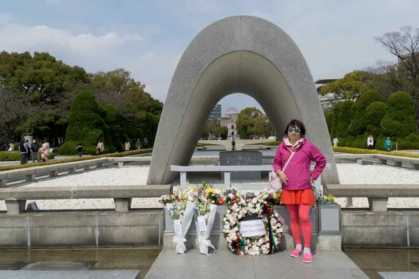 Cenotaph for A-bomb Victims (1)