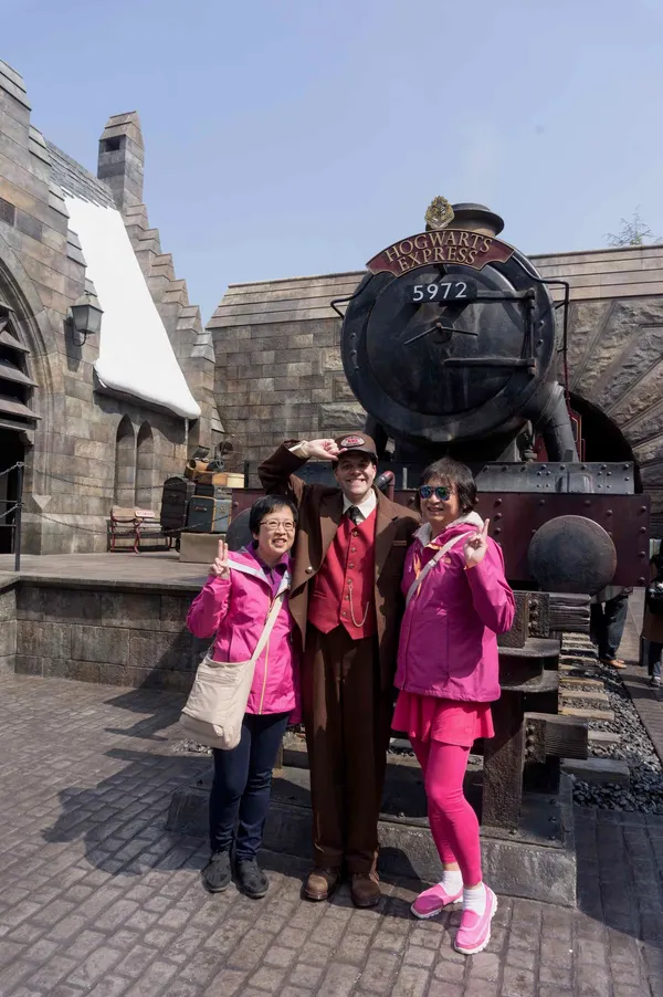 Chris Lyn Hogwarts Express