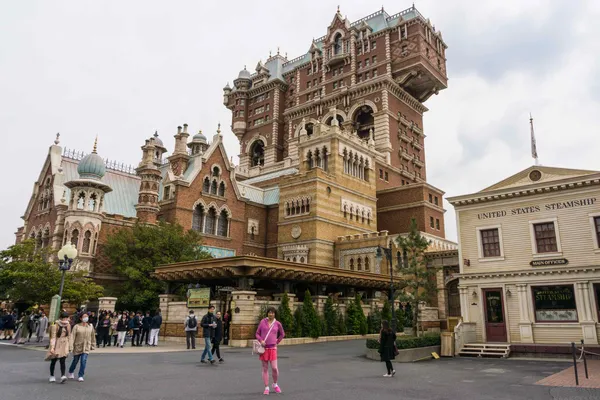 Chris at Tower of Terror (1)