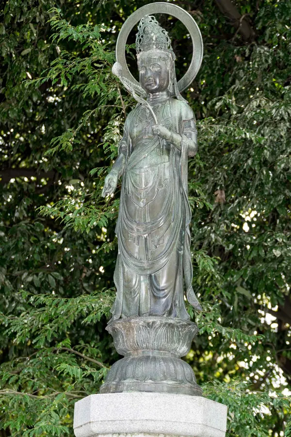 Figure of ther Merciful Goddess of Peace (3)