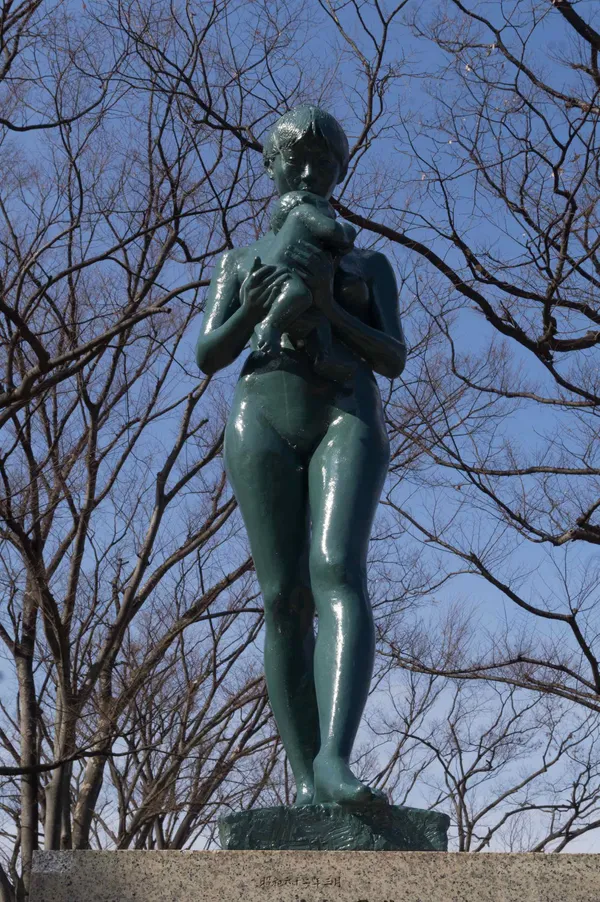 Heiwa statue (1)