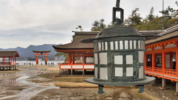 Itsukushima shrine (2)