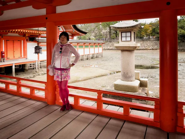 Itsukushima shrine, Chris