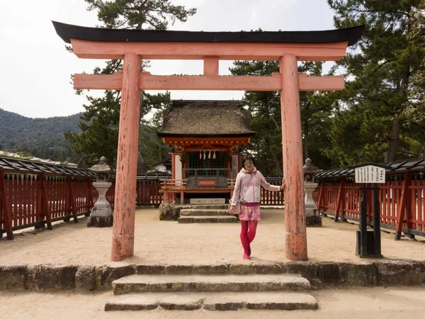 Kiyomori shrine, Chris