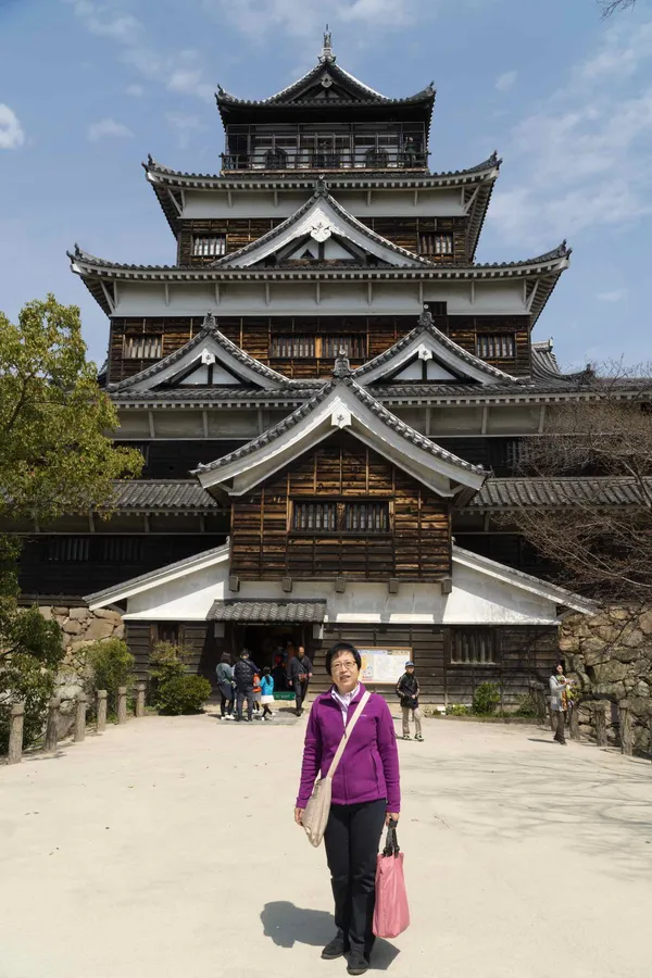 Lyn, Hiroshima Castle