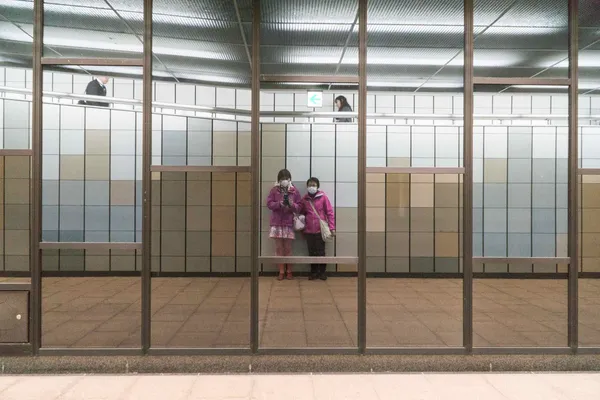 Mirror in subway (1)