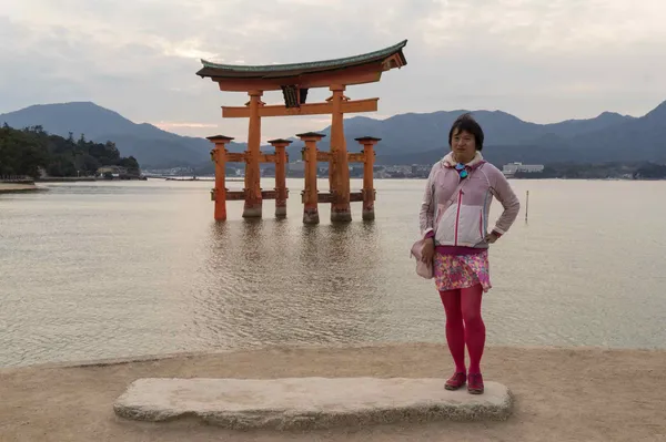 O torii gate, Chris (1)