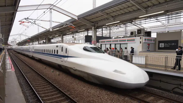 Okayama station shinkansen (3)