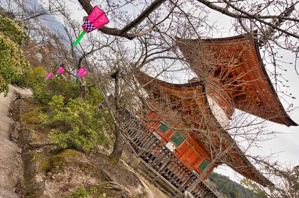 Tahoto Pagoda (1)