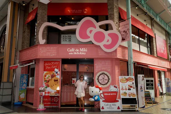 Cafe de Miki, Chris (1)