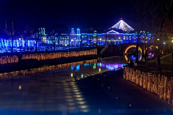 Huis Ten Bosch at night