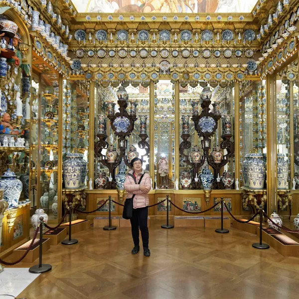 Mirror hall, Lyn