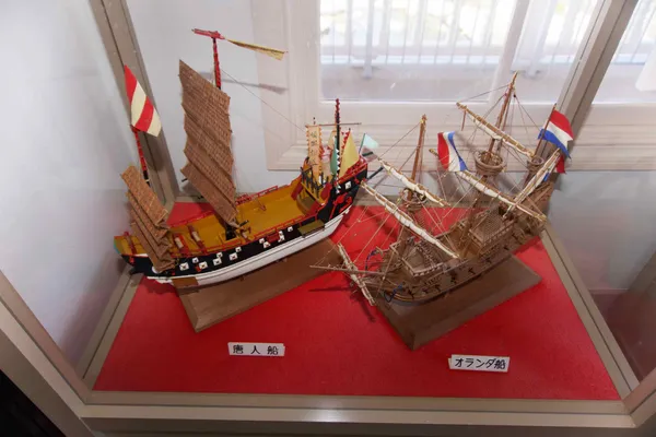 Model ship (2)