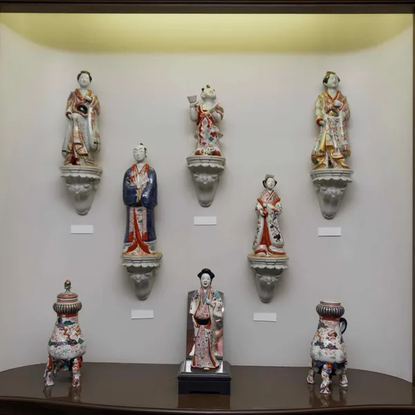 Porcelain figures