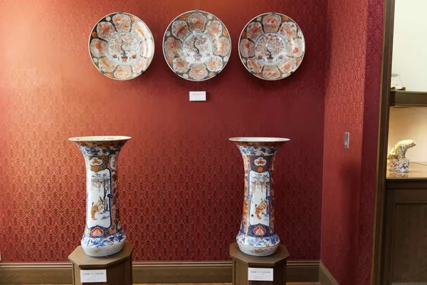 Porcelain plates and vases