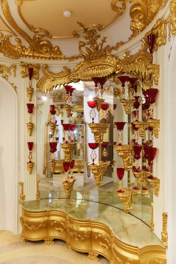 Red cups and mirror