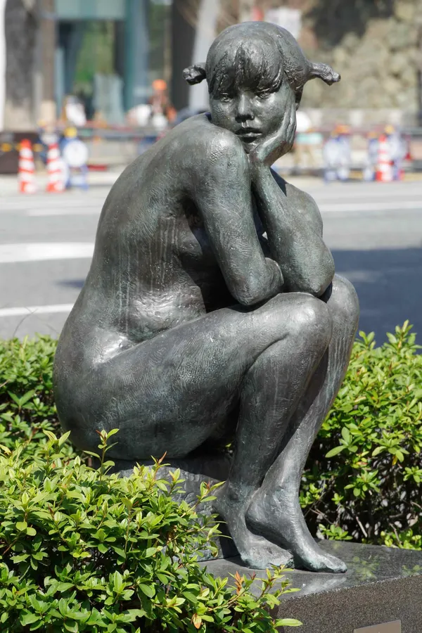 Street sculpture, Otemae-dori (6)