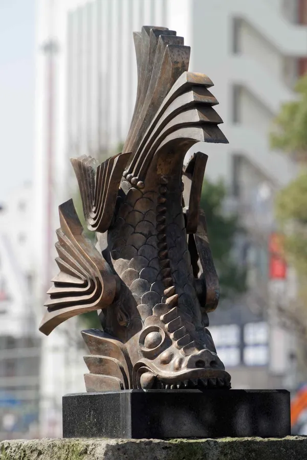 Street sculpture, Otemae-dori (8)