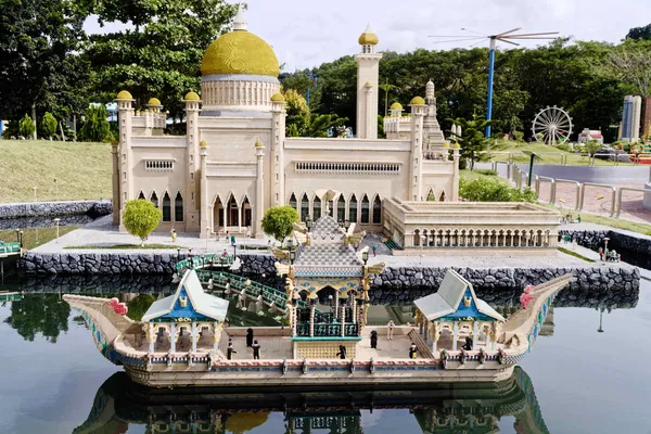 Brunei (3)