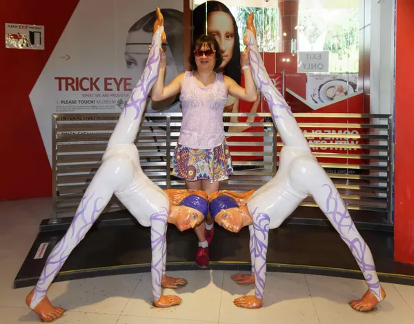 Chris, Dancers
