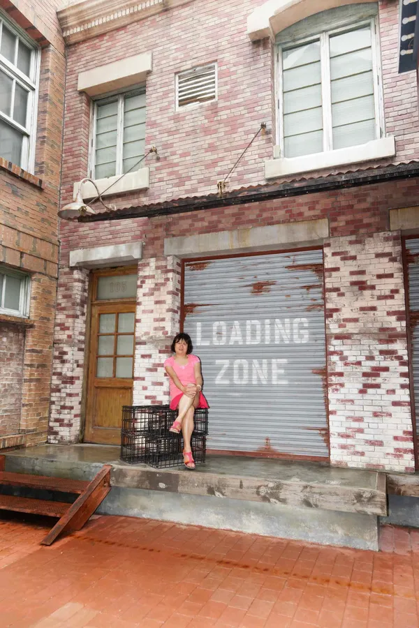 Chris, Loading Zone