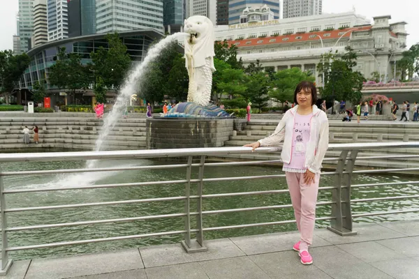 Chris, Merlion (1)