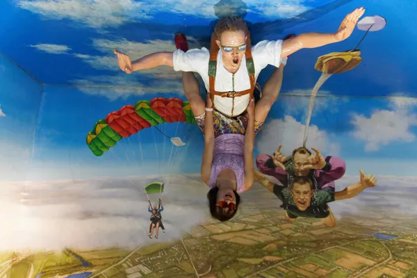 Chris, skydiving