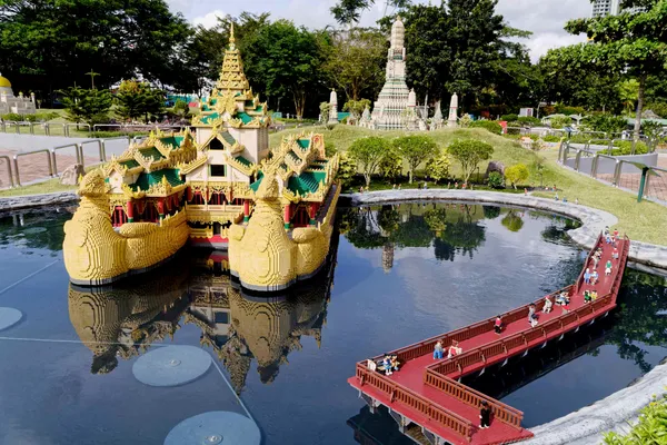 Karaweik Hall, Myanmar (4)