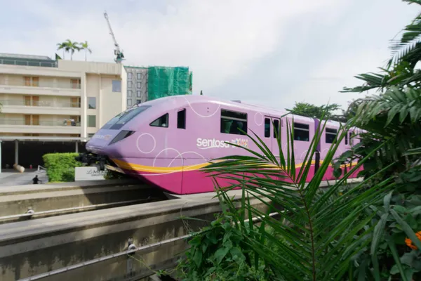 Sentosa monorail (1)