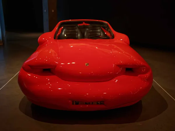 Fat Car (Erwin Wurm) (1)