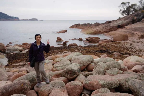 Lyn on rocks, Sleepy Bay