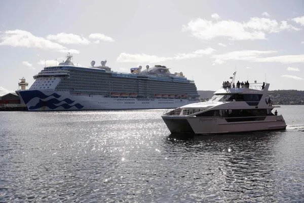 Peppermint Bay cruise