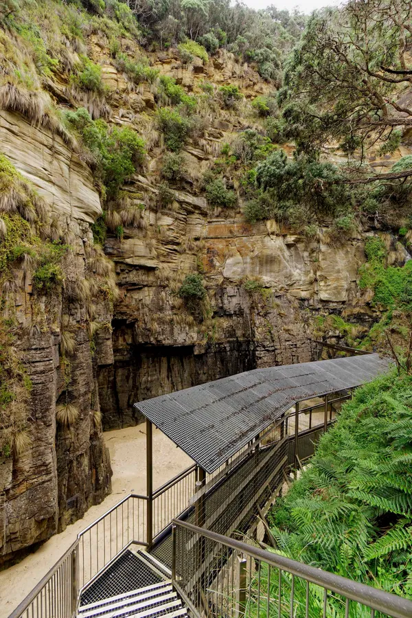 Remarkable Cave (5)