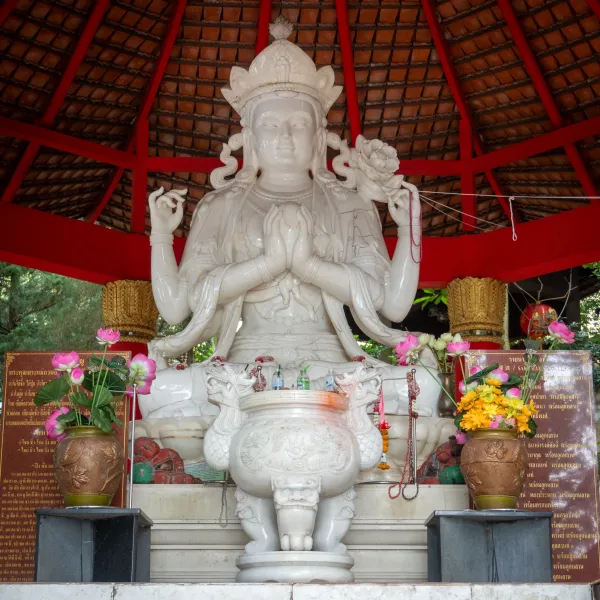 014_Pavilion_statue