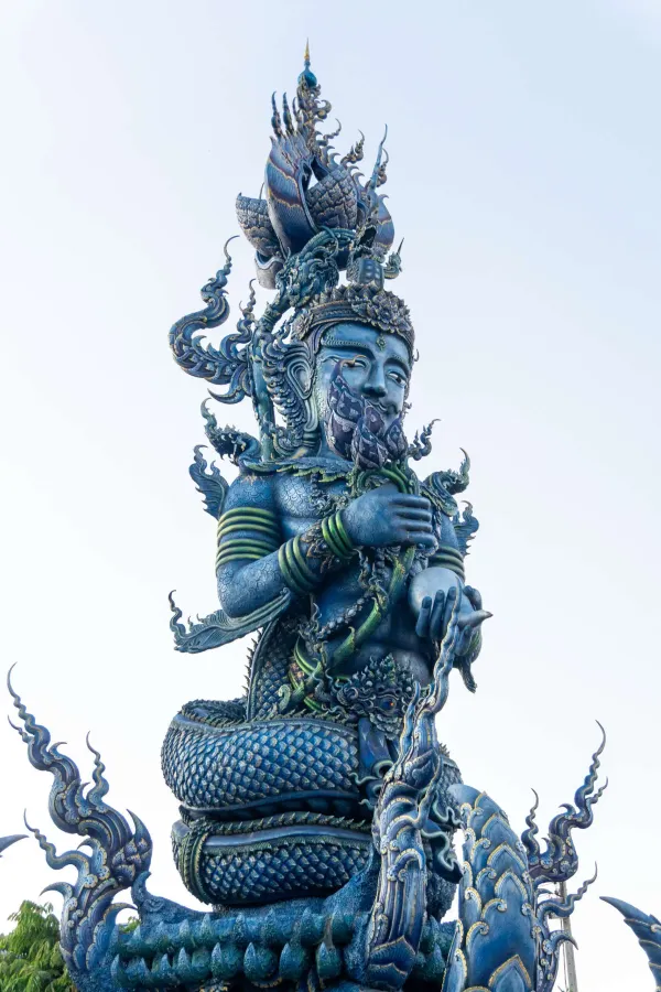 01_Statue