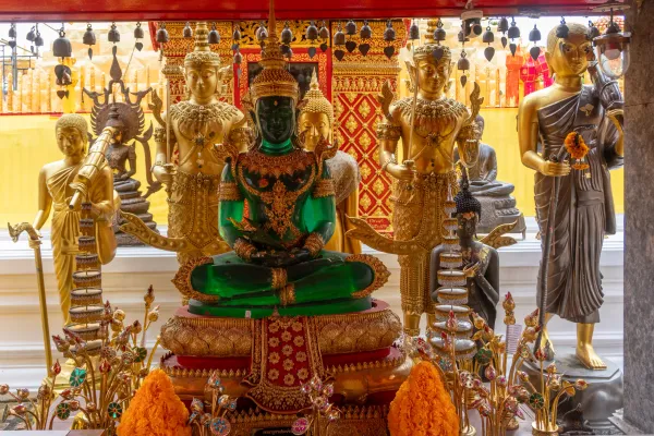 048_Emerald_Buddha