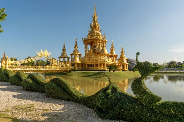 078_Golden_building