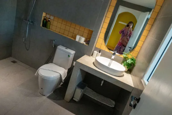 08_Bathroom