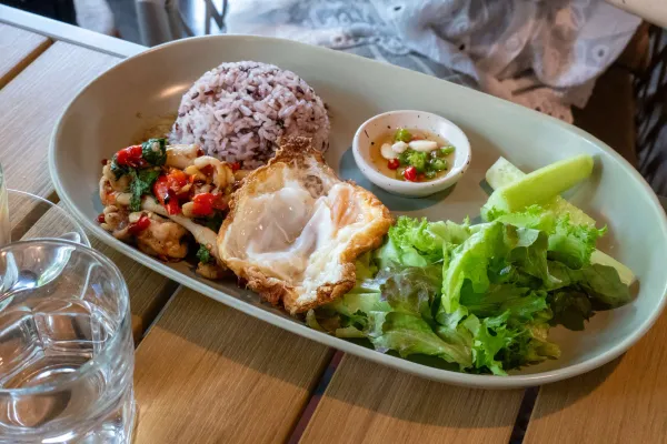 08_Seafood_krapao
