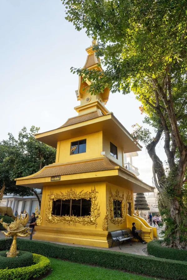 101_Golden_building