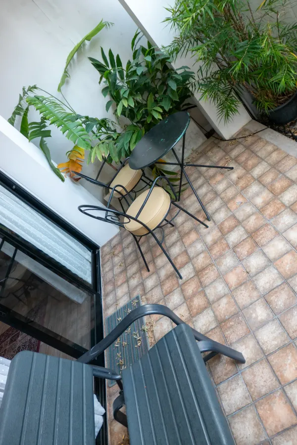 11_Balcony_1