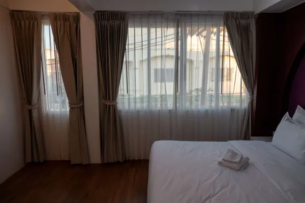 11_Bedroom
