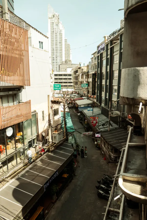 02_Soi_Sukhumvit_11