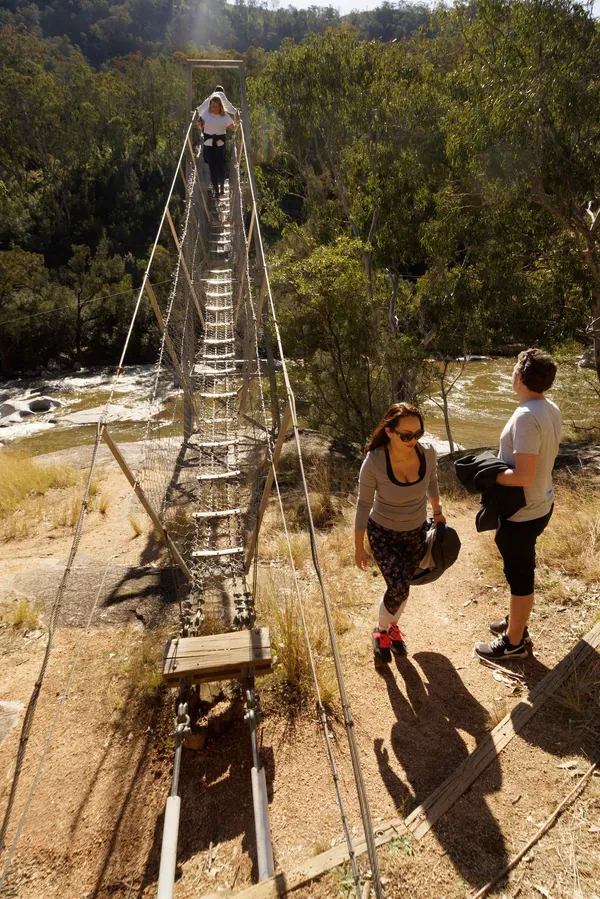 Bowtells Bridge, Dagmar, Jamie, Sam