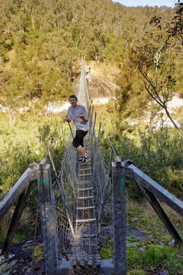 Bowtells Bridge, Sam